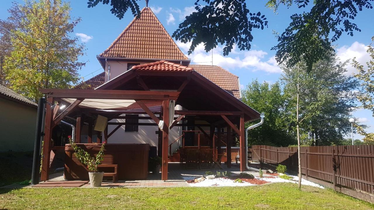 Hotel To Uti Vendeghaz Mezotur Zewnętrze zdjęcie
