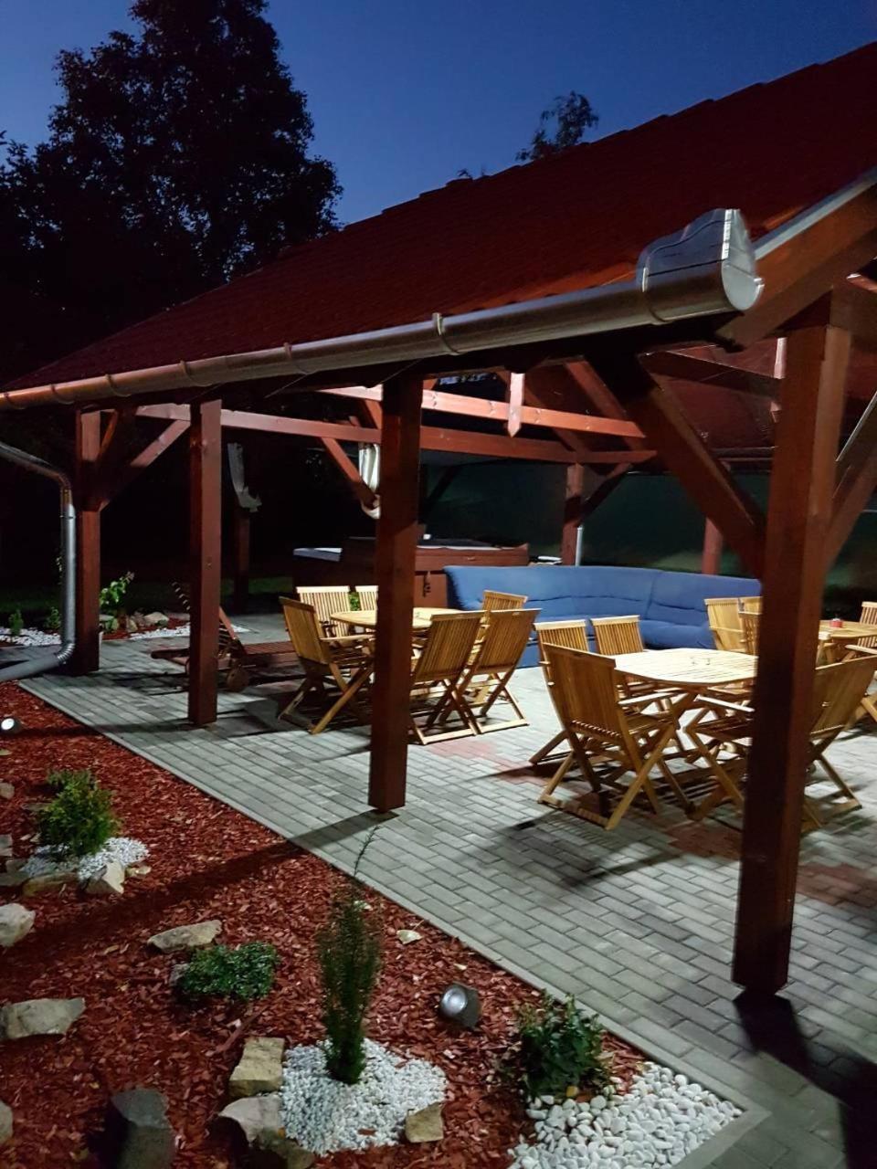 Hotel To Uti Vendeghaz Mezotur Zewnętrze zdjęcie