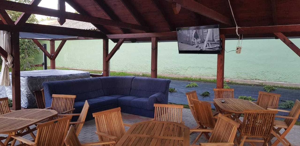 Hotel To Uti Vendeghaz Mezotur Zewnętrze zdjęcie